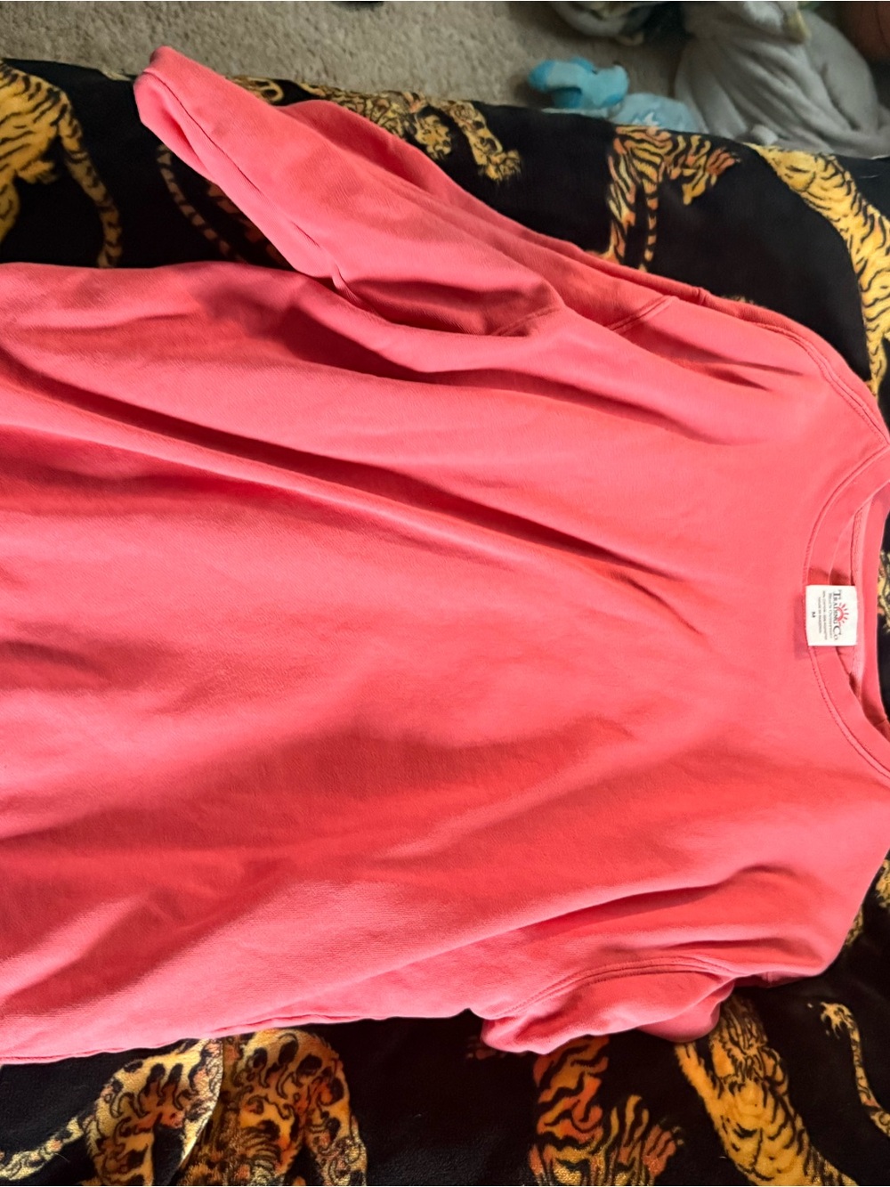 surf style Kids Crewneck Sweatshirt in Coral Pink